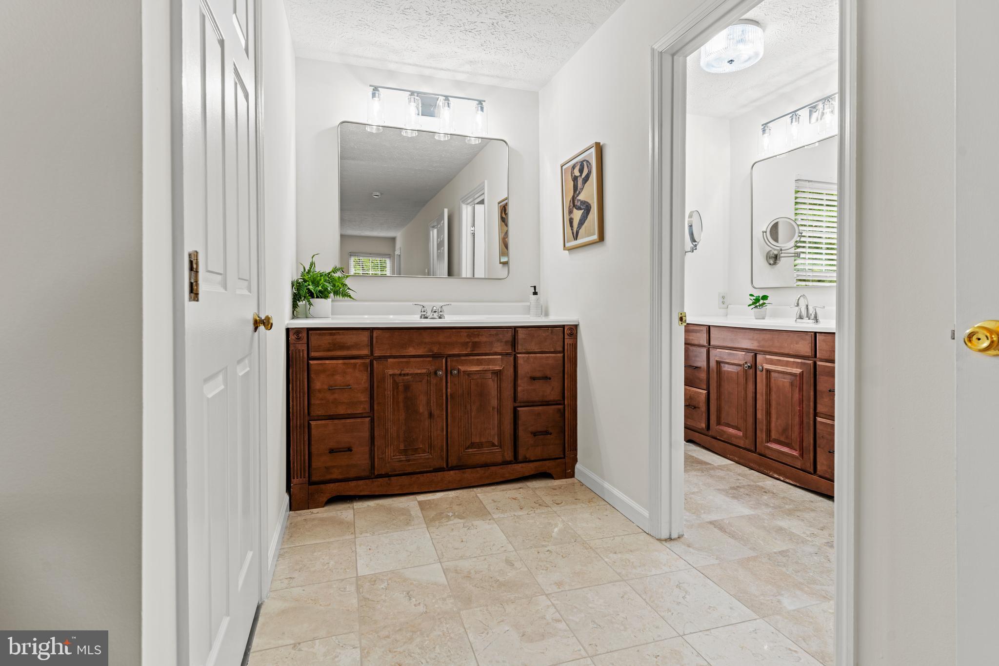 CHESTNUT FARMS - Residential