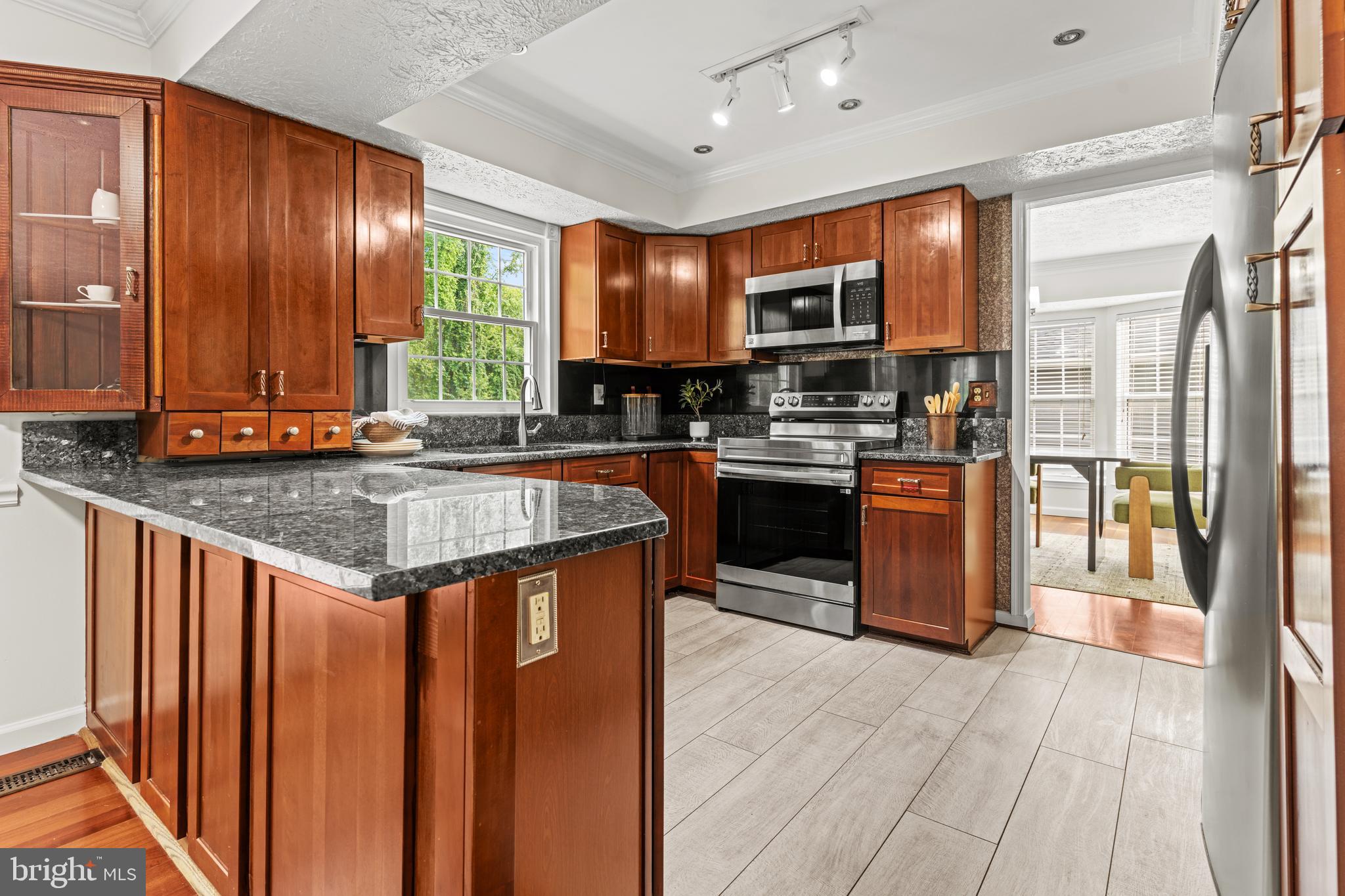 CHESTNUT FARMS - Residential