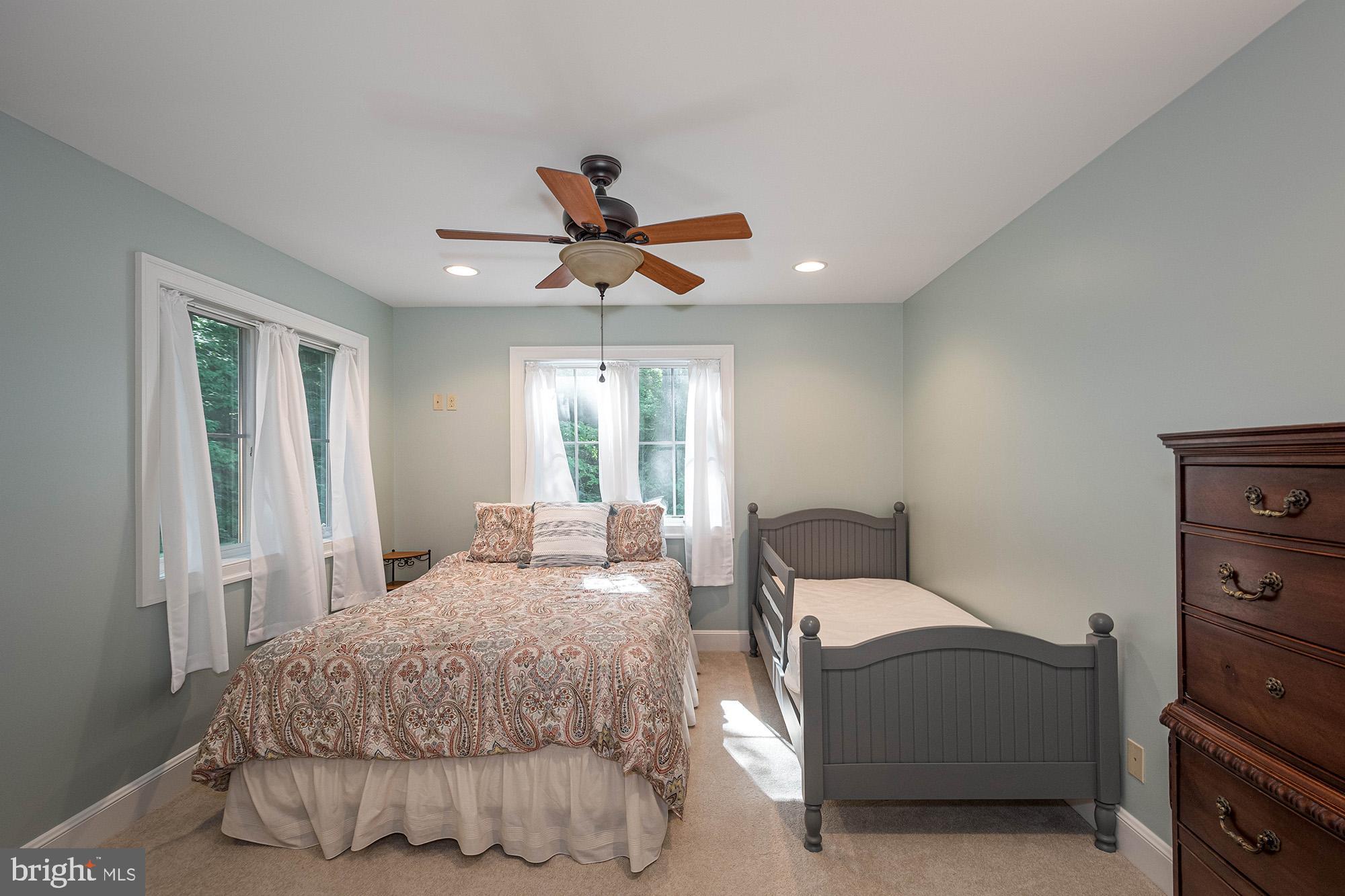 STATE PARK ROAD - Residential