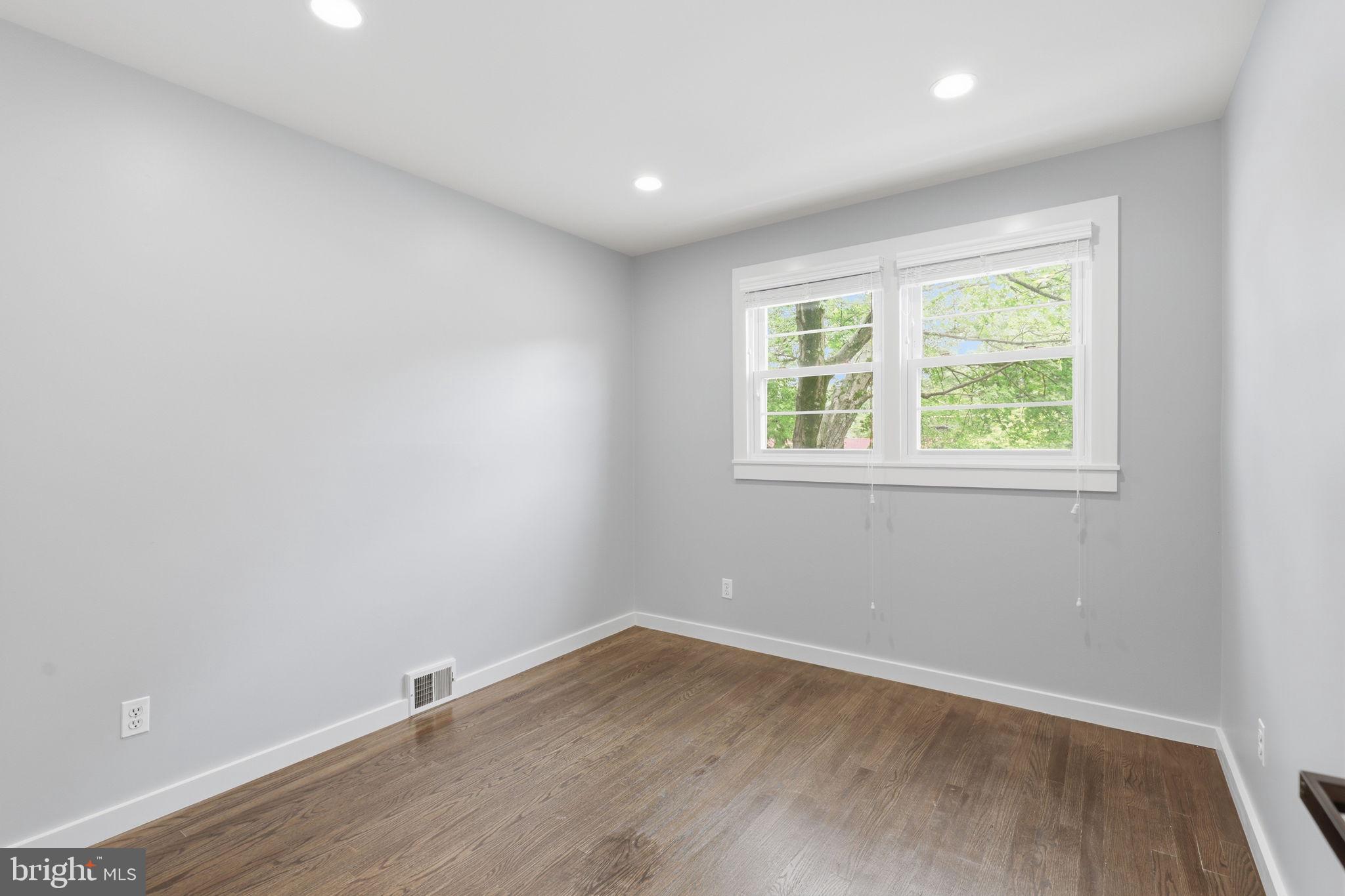 EDSALL PARK - Residential