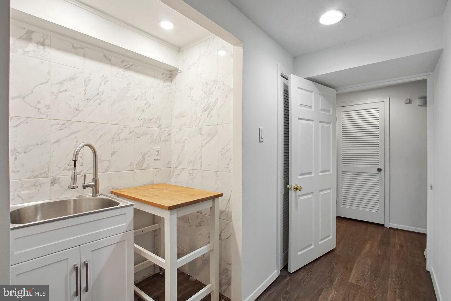 CENTENNIAL VILLAGE - Residential Lease