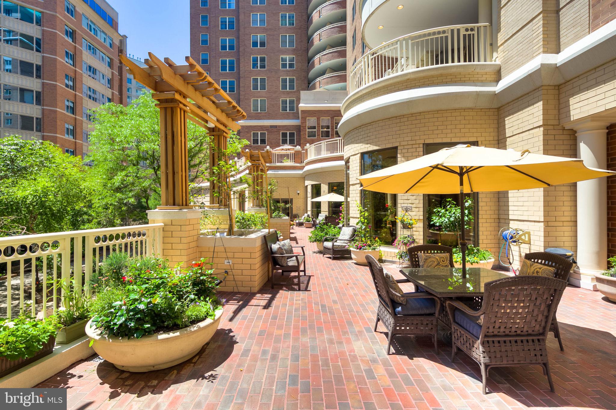THE JEFFERSON - SUNRISE SENIOR LIVING - Residential