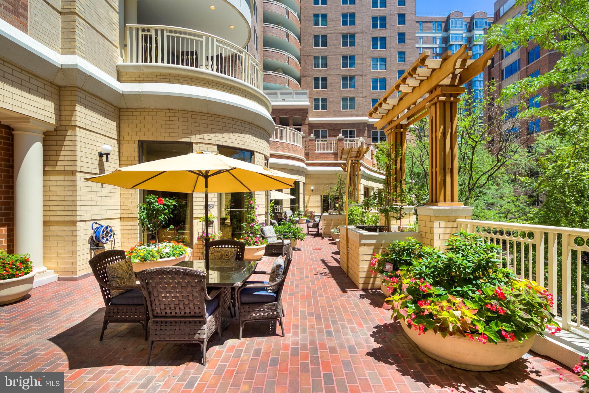 THE JEFFERSON - SUNRISE SENIOR LIVING - Residential