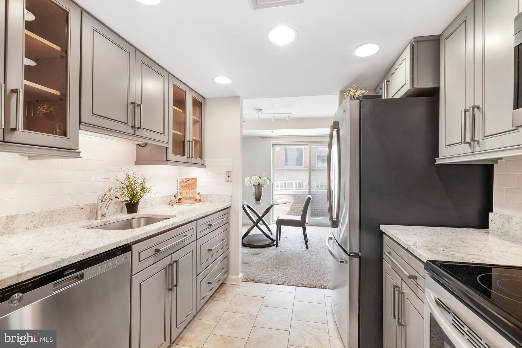 THE JEFFERSON - SUNRISE SENIOR LIVING - Residential