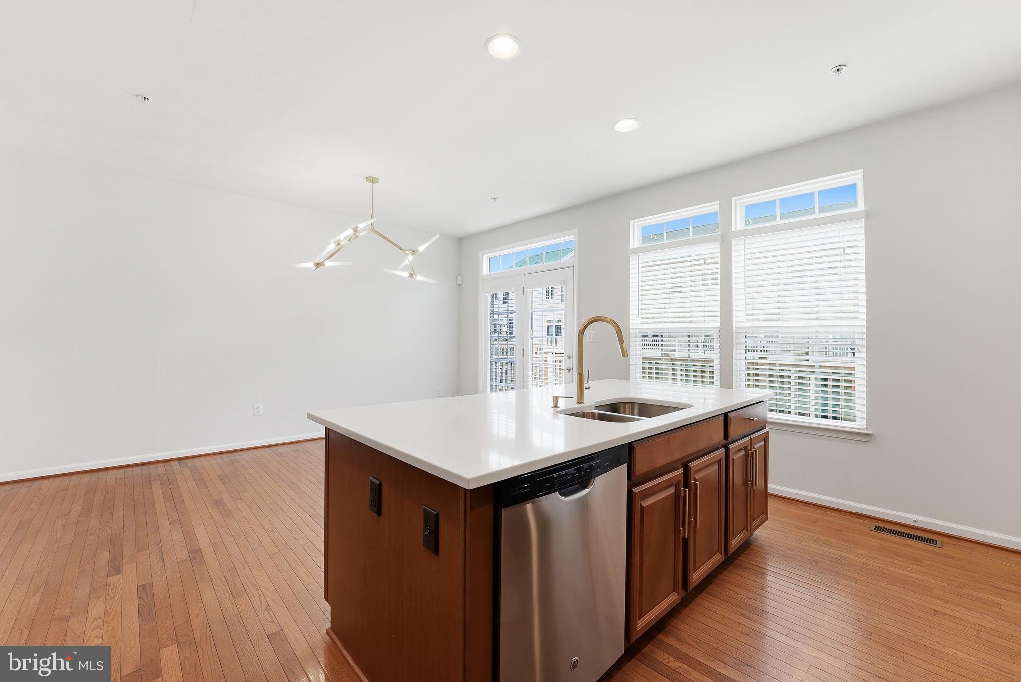ADDISON ROAD SOUTH - Residential