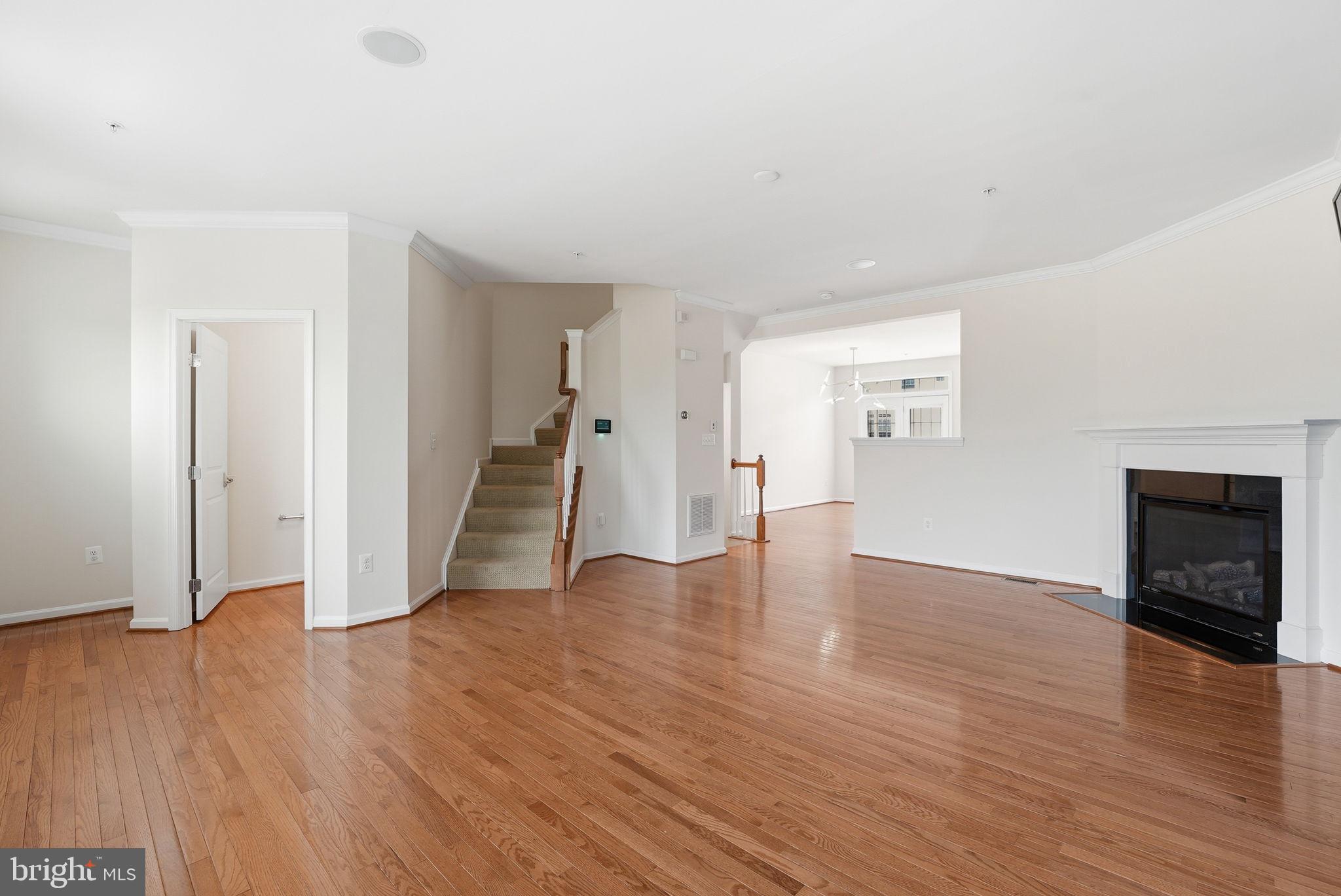 ADDISON ROAD SOUTH - Residential