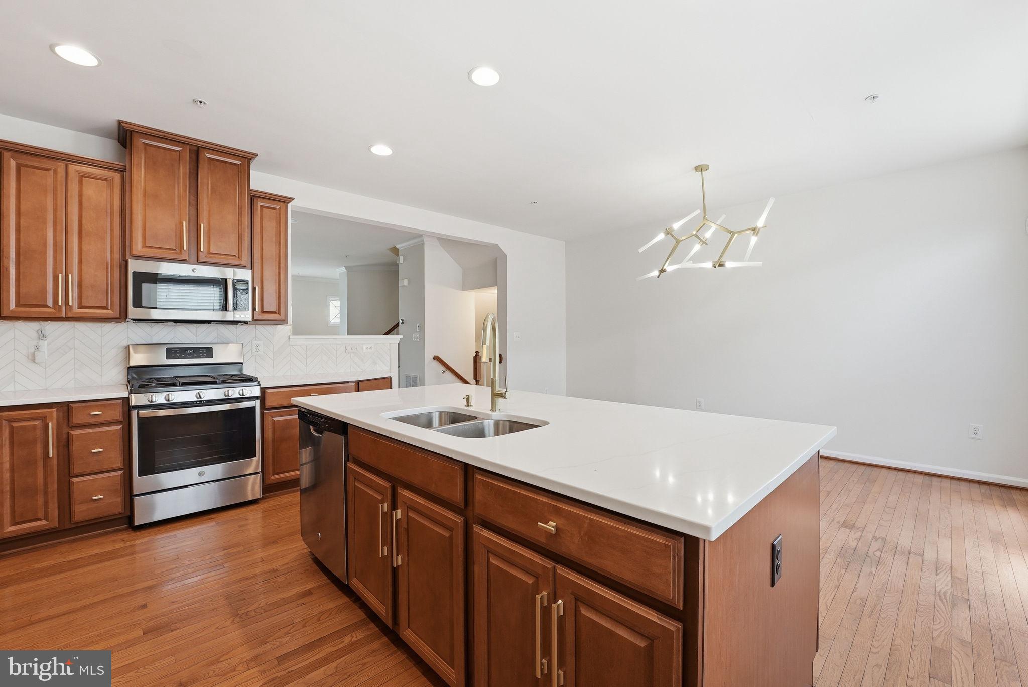 ADDISON ROAD SOUTH - Residential