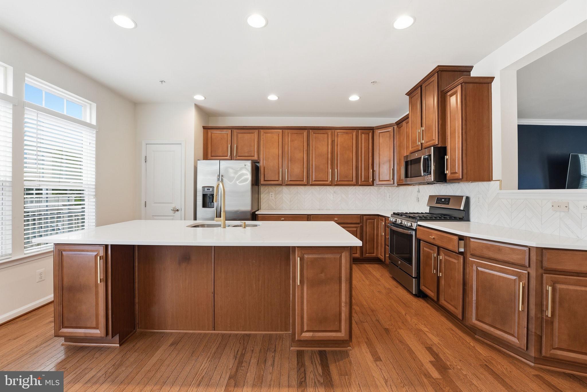 ADDISON ROAD SOUTH - Residential