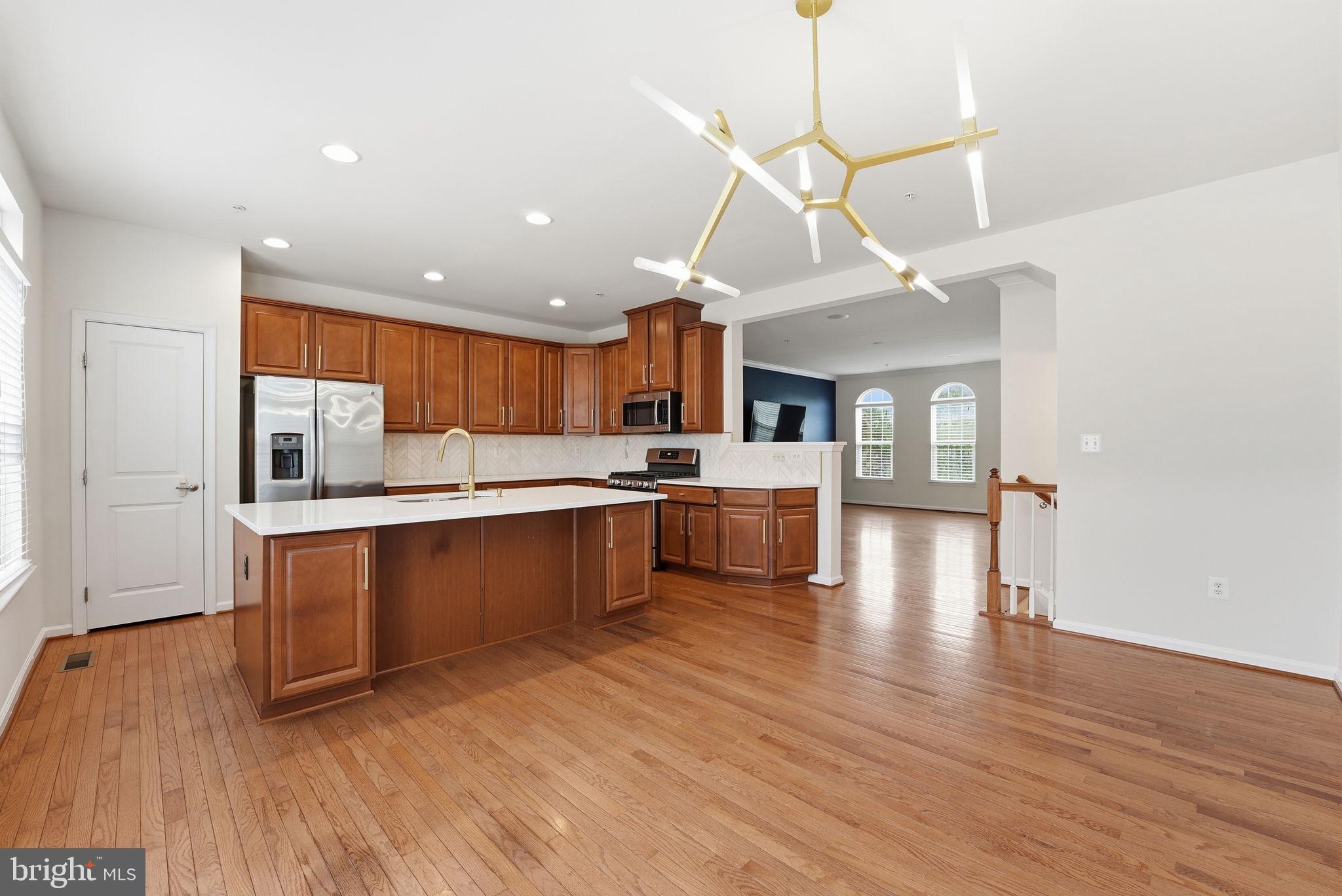 ADDISON ROAD SOUTH - Residential