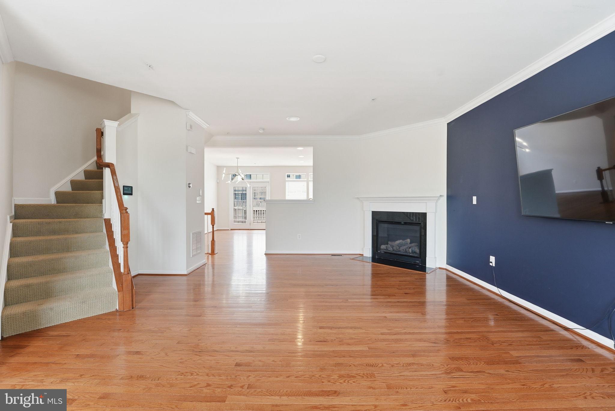 ADDISON ROAD SOUTH - Residential
