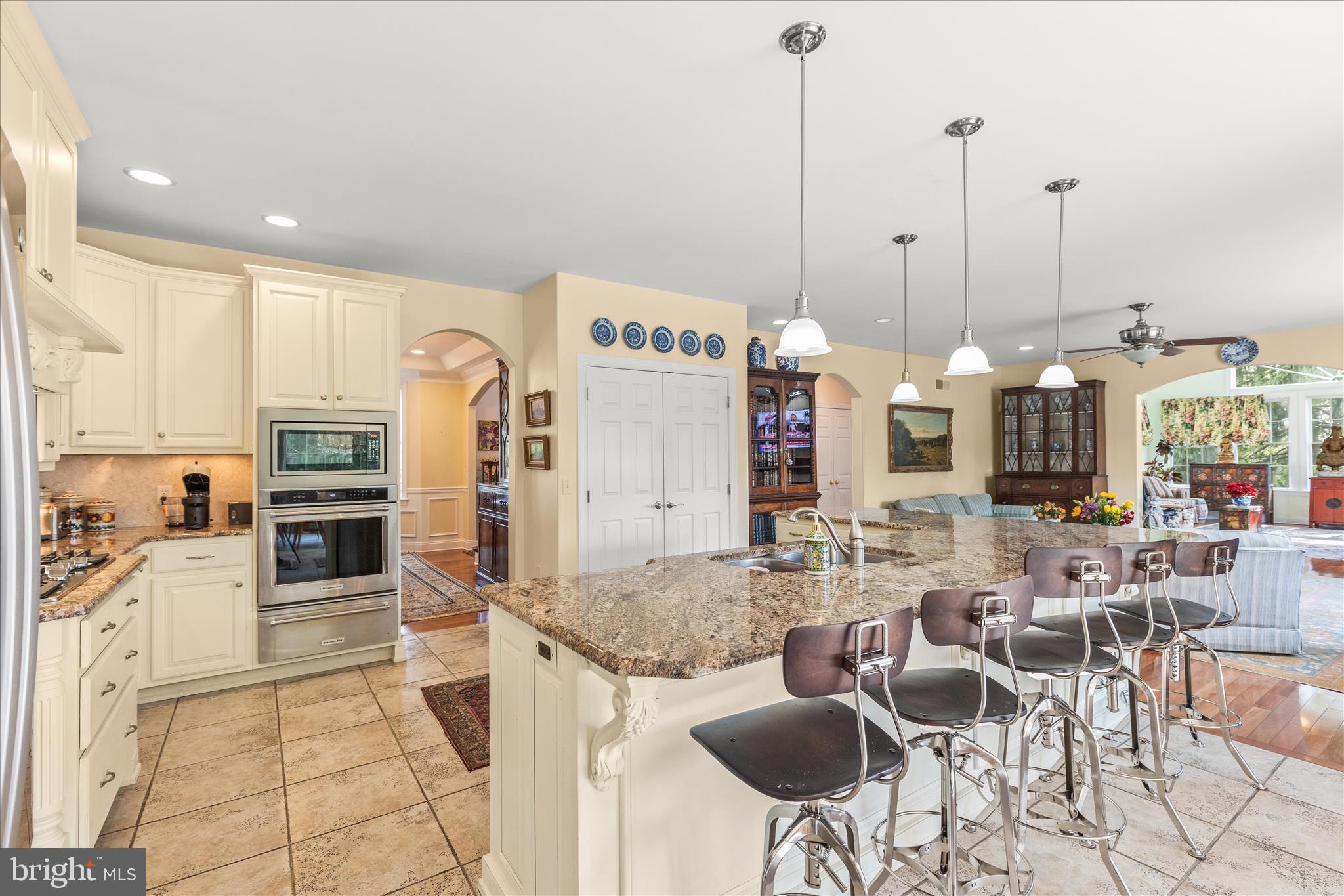 THORNHILL - Residential
