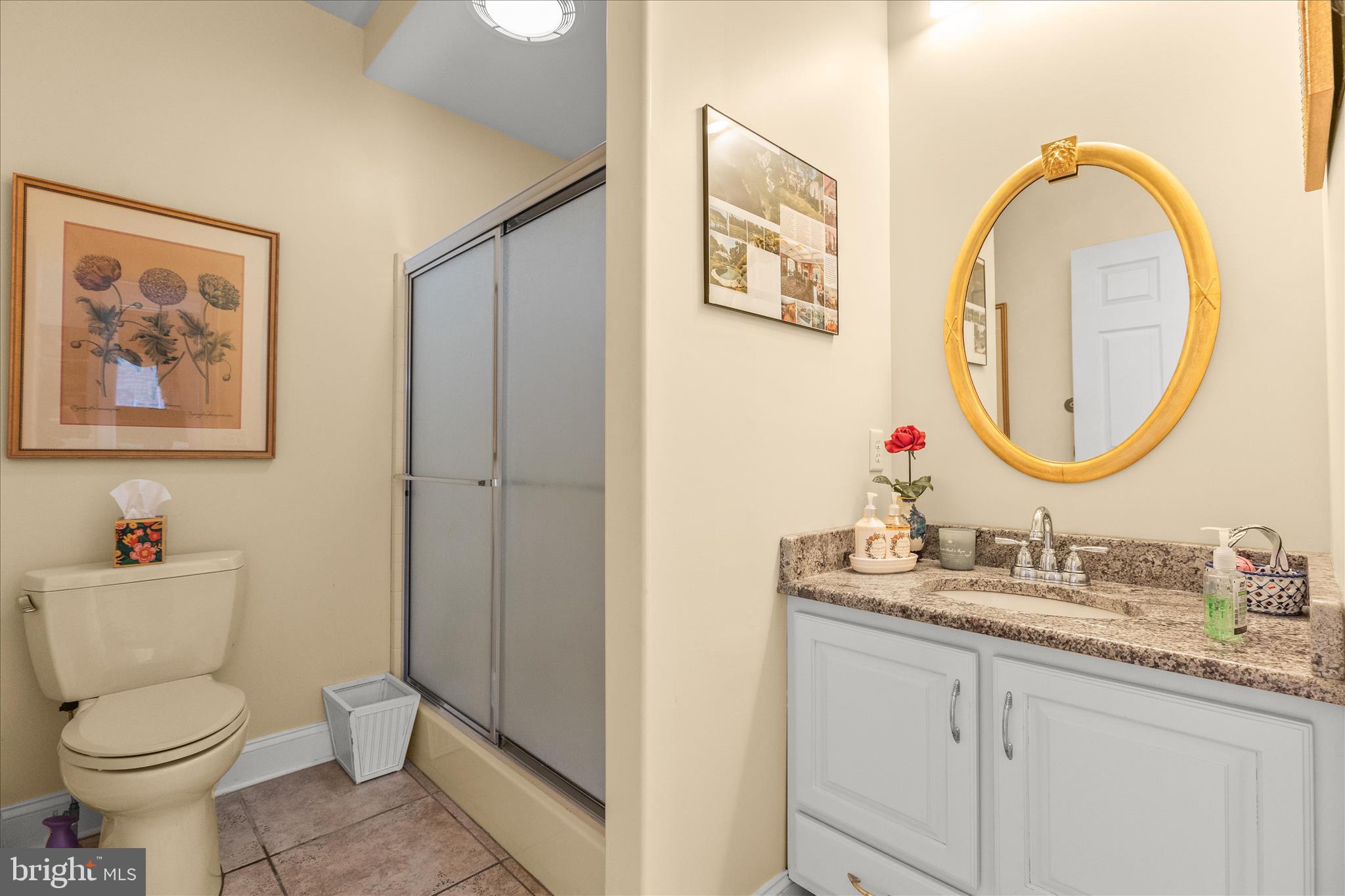 THORNHILL - Residential