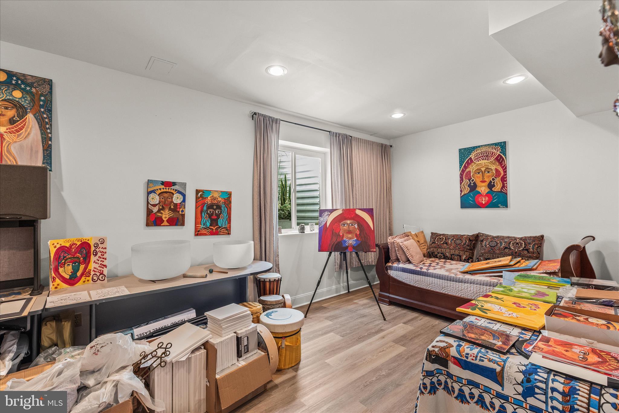 THORNHILL - Residential