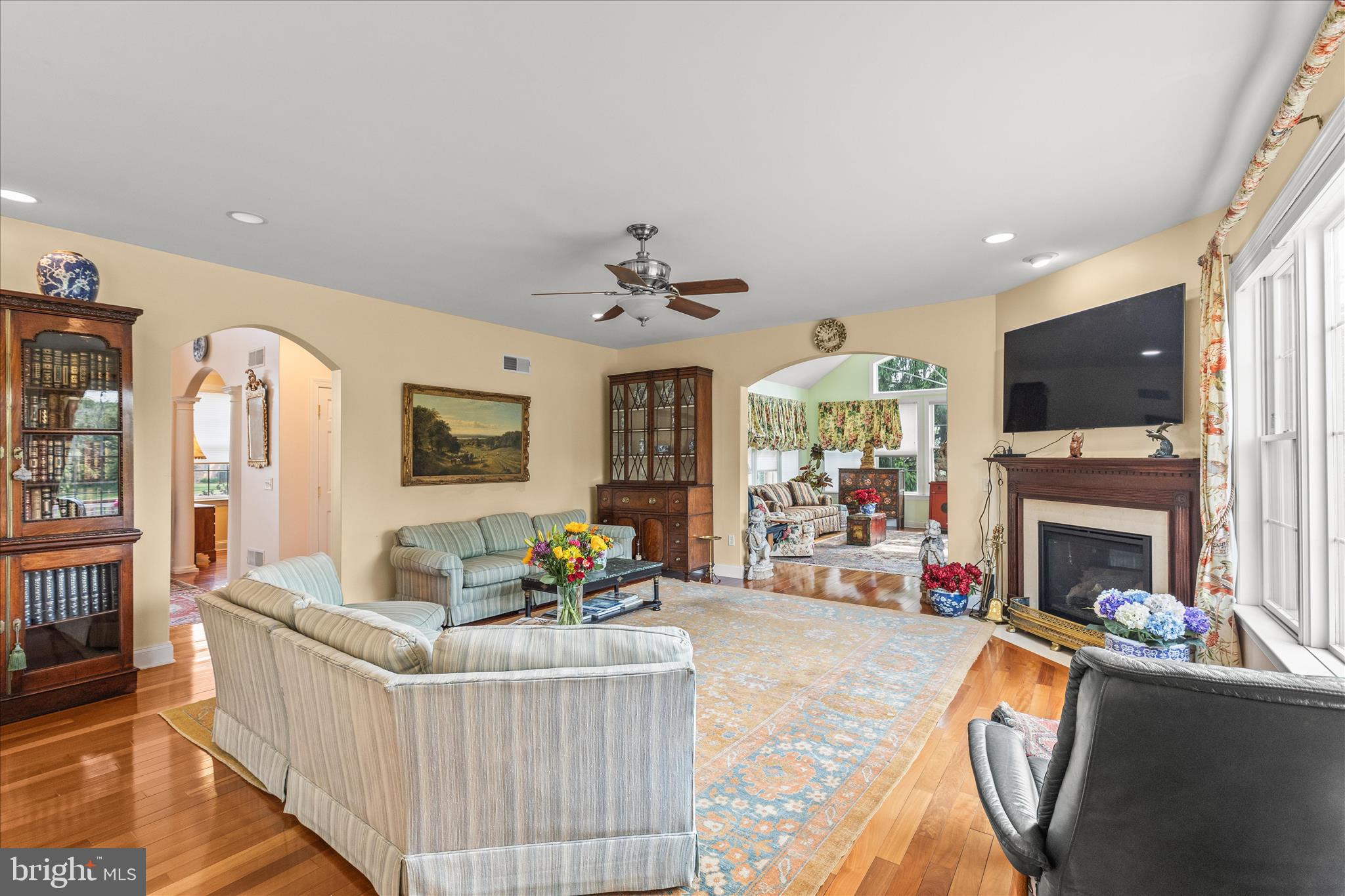THORNHILL - Residential