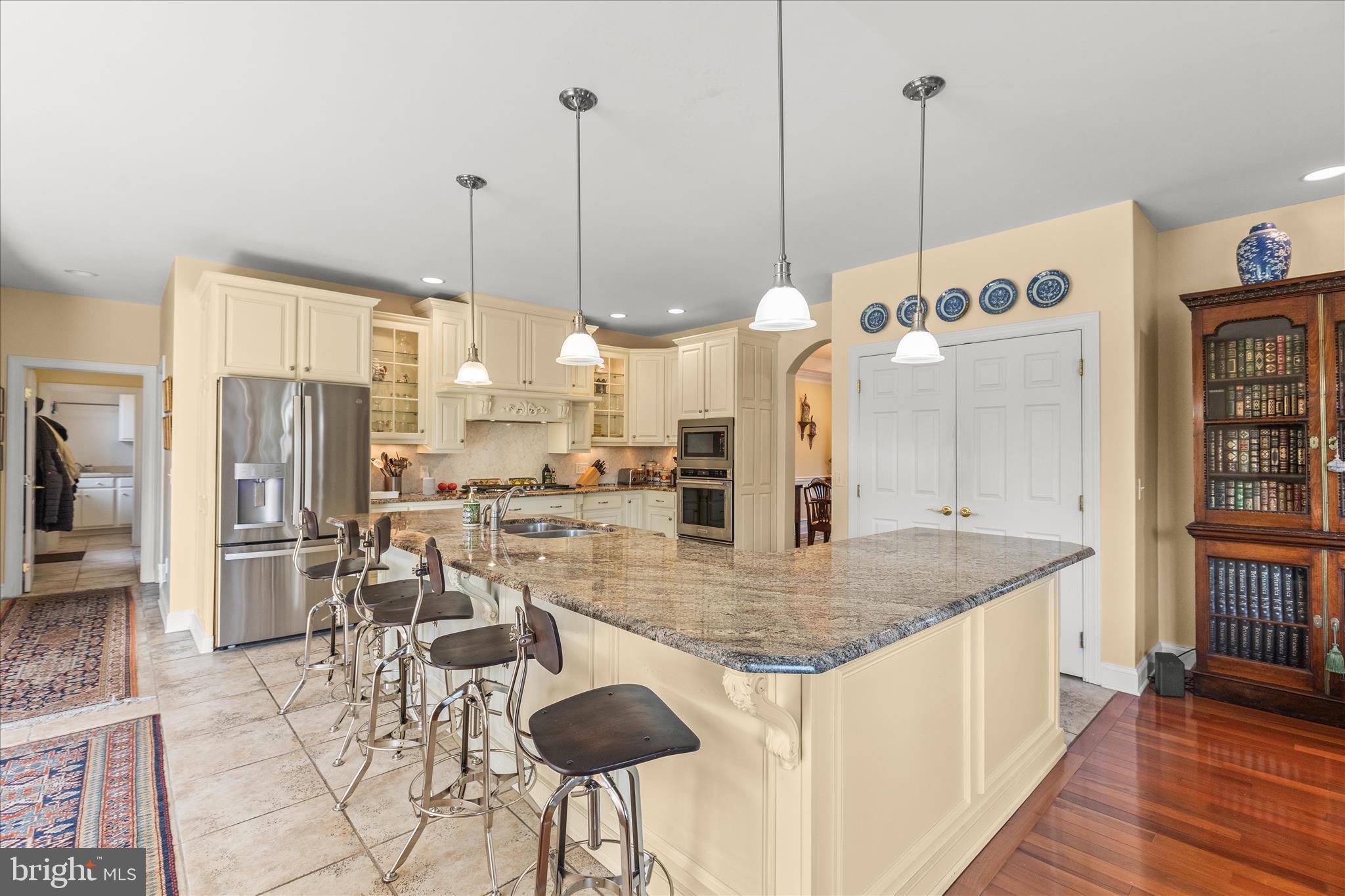 THORNHILL - Residential