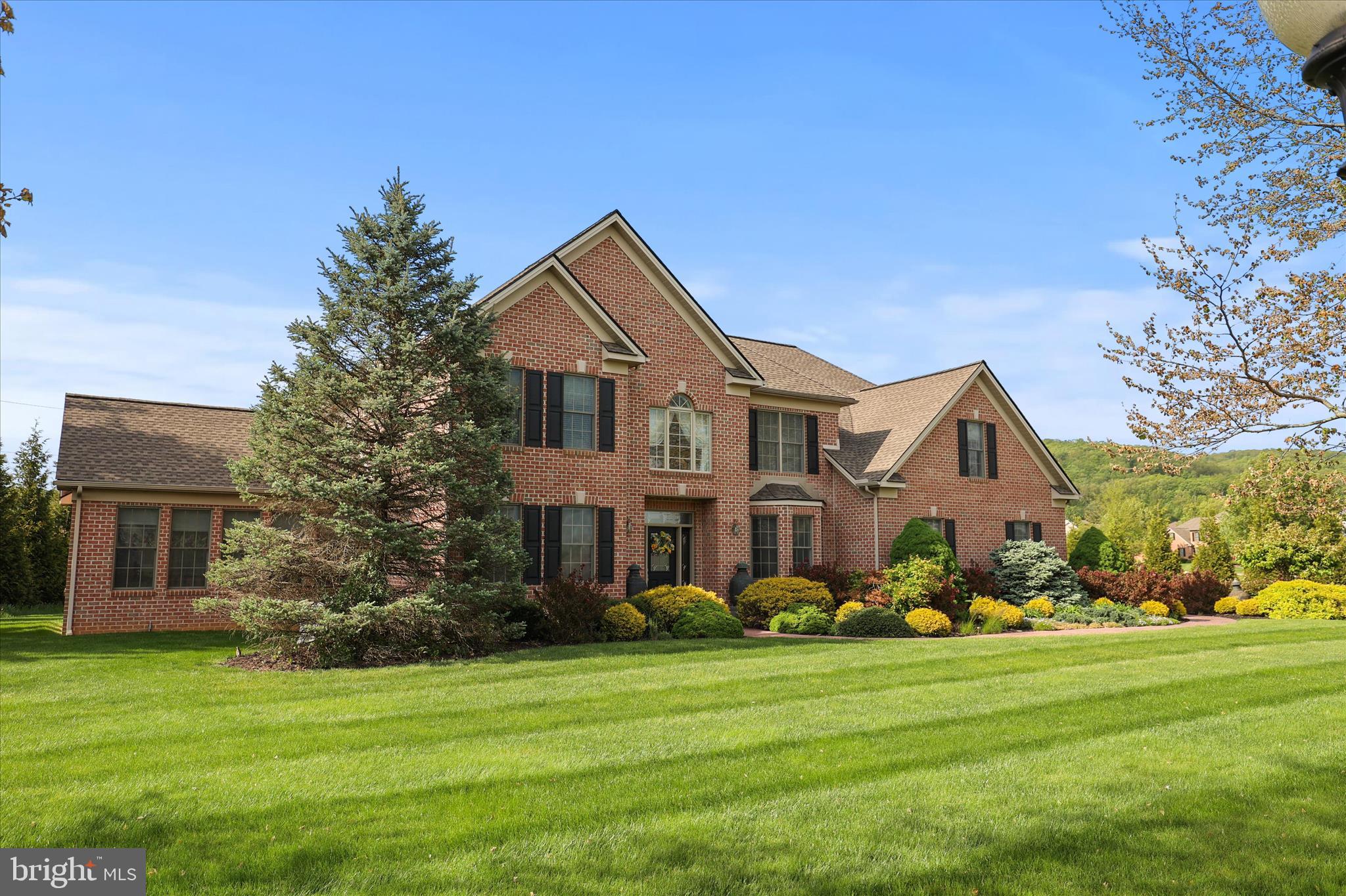 THORNHILL - Residential
