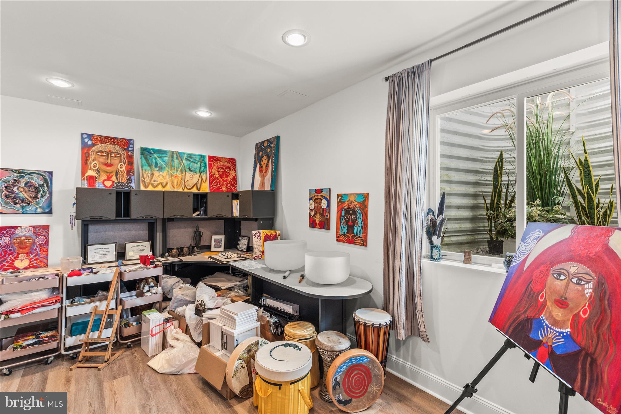THORNHILL - Residential