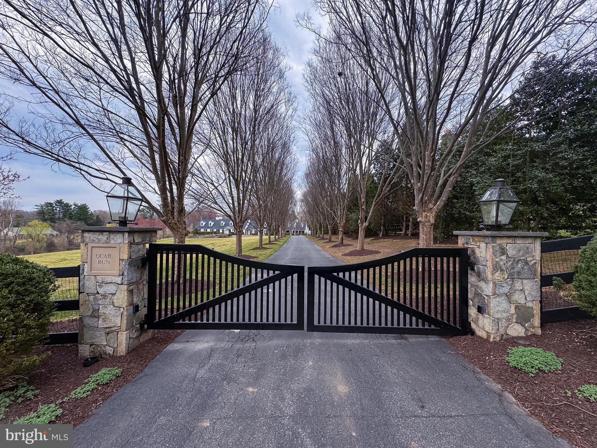 POTOMAC OUTSIDE - Residential