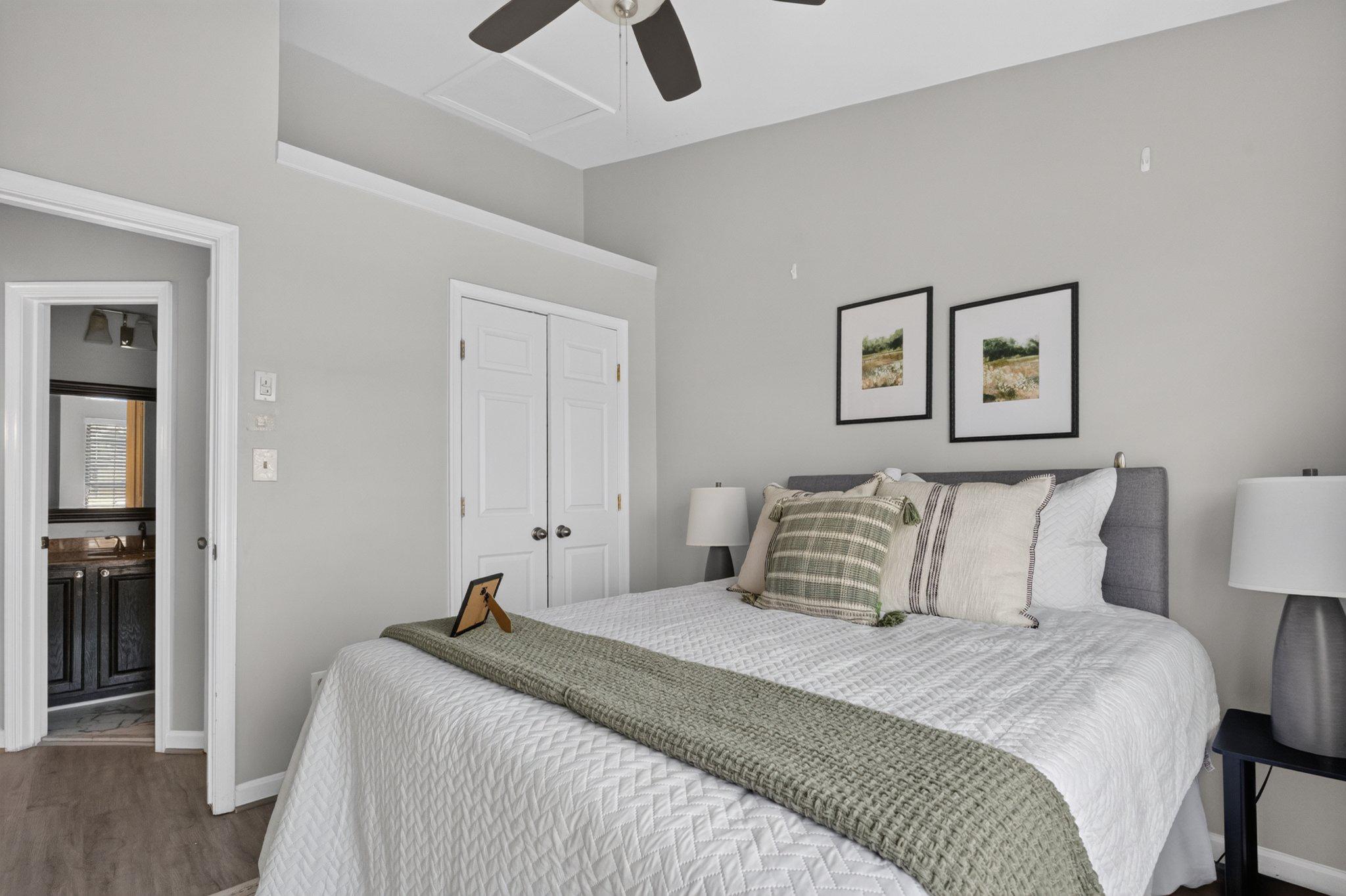 SEVEN OAKS - Residential