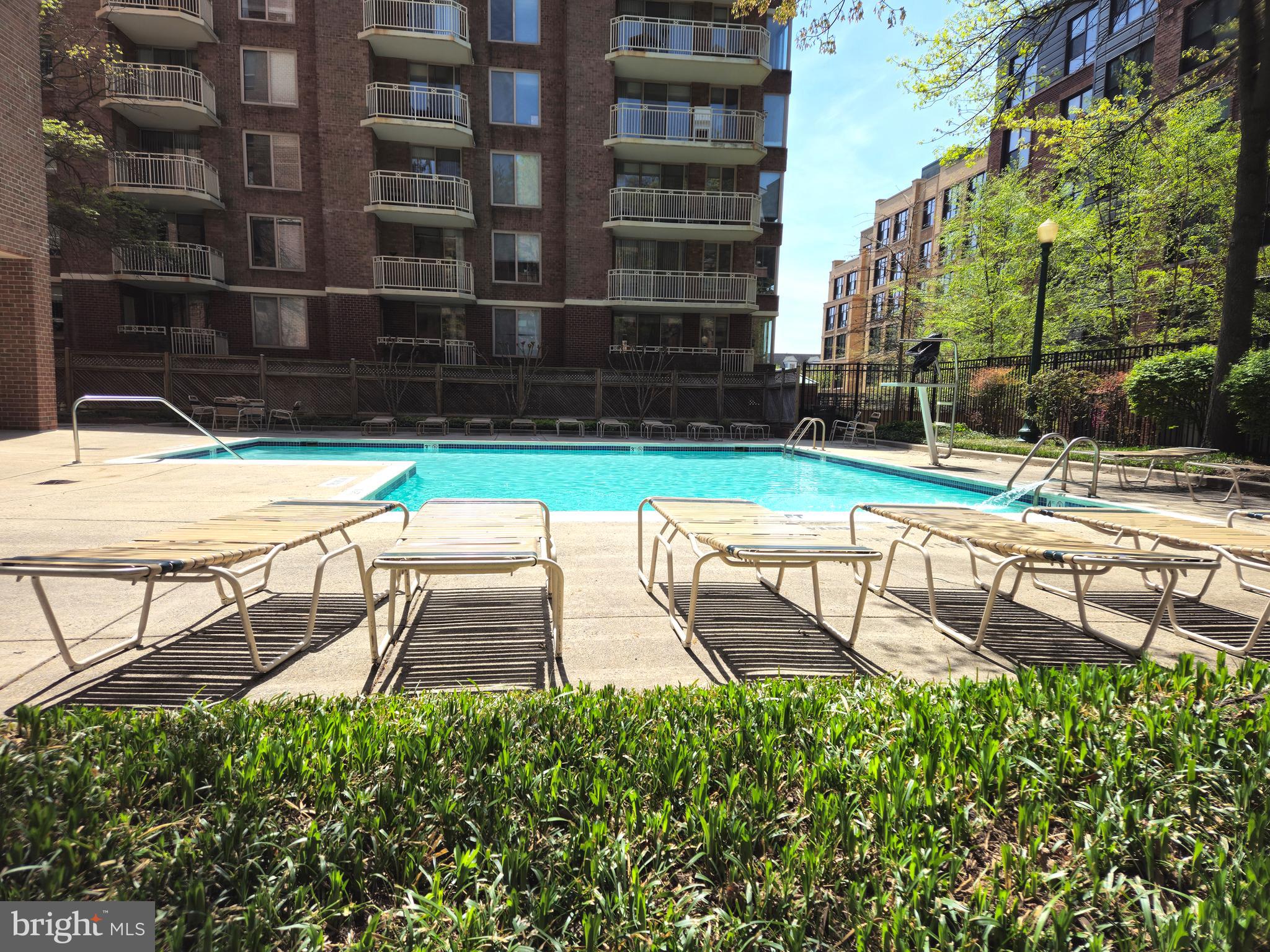 THE CHRISTOPHER - Residential