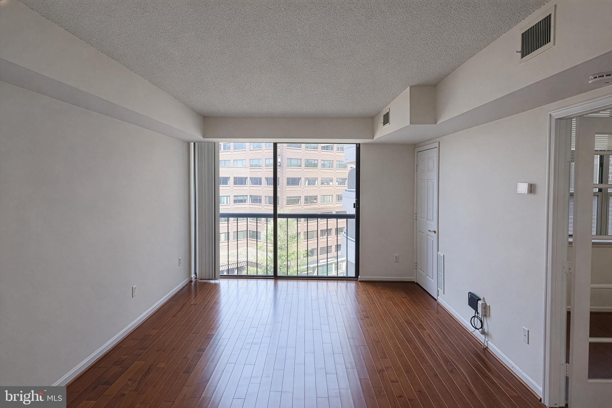THE CHRISTOPHER - Residential