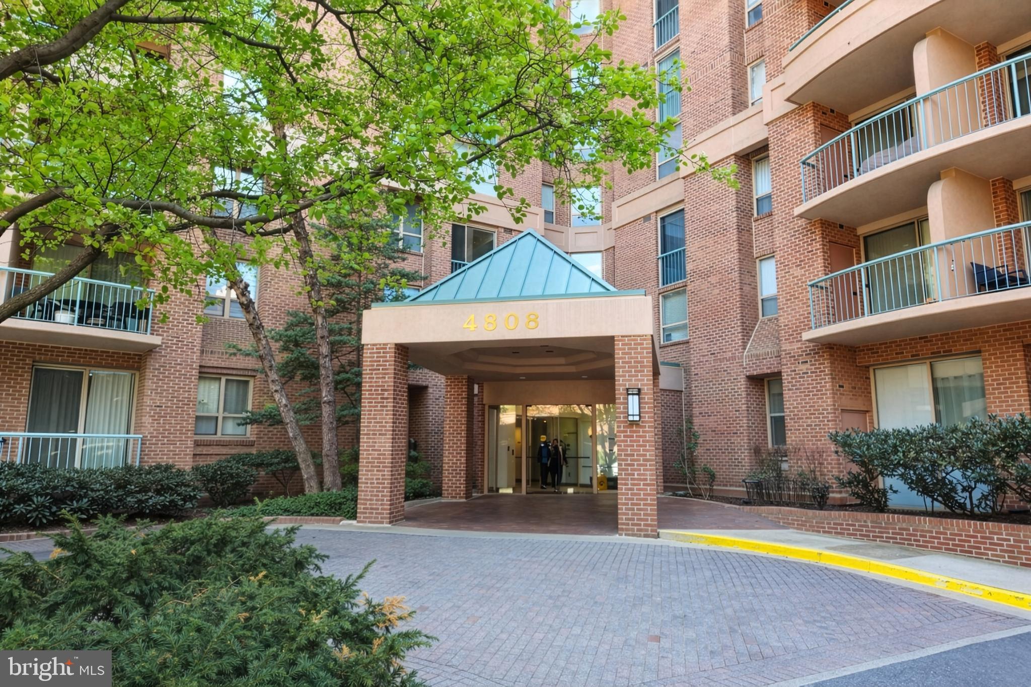 THE CHRISTOPHER - Residential