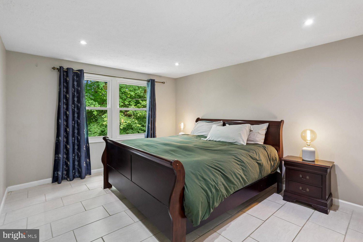 MEADOWVALE - Residential