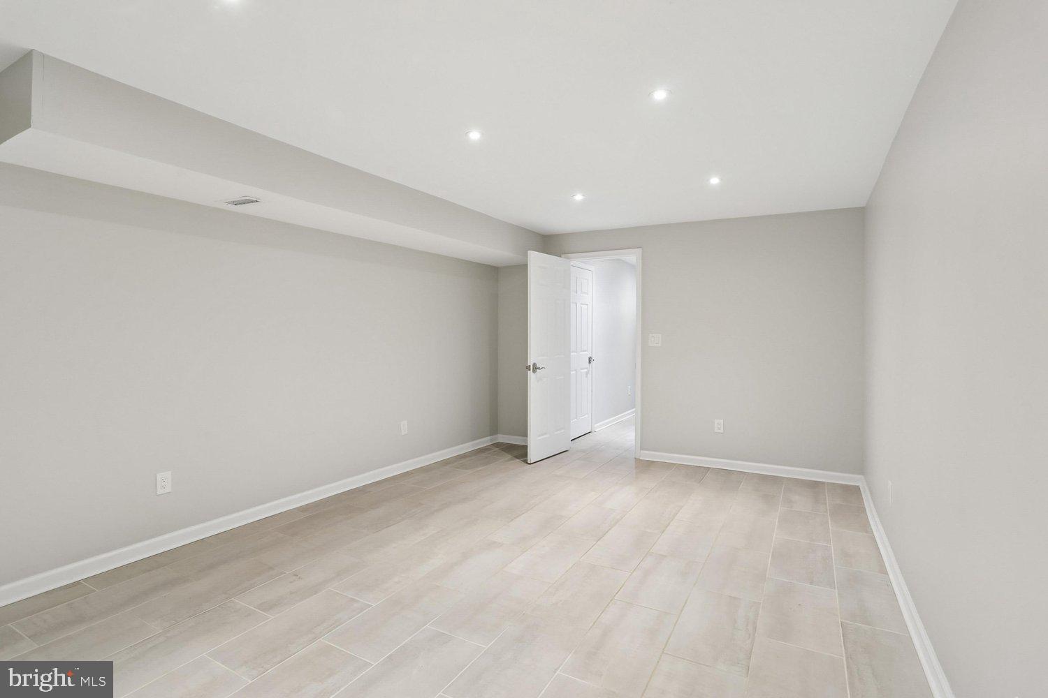 MEADOWVALE - Residential