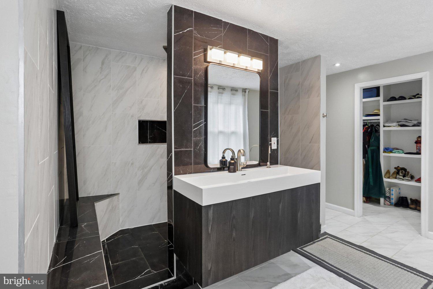MEADOWVALE - Residential