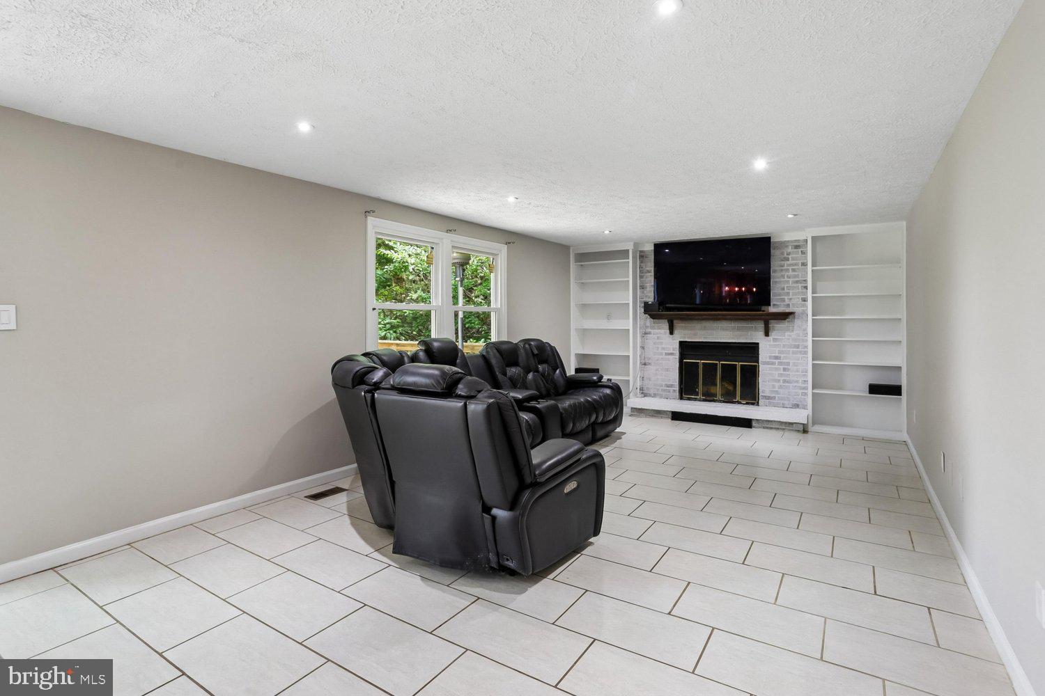 MEADOWVALE - Residential