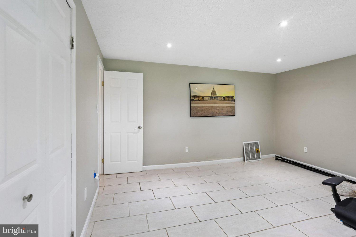 MEADOWVALE - Residential
