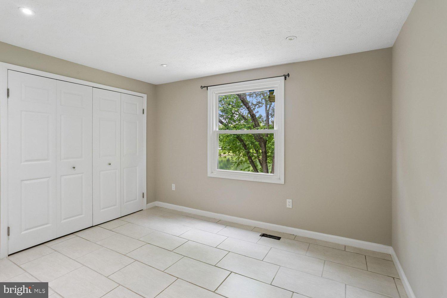 MEADOWVALE - Residential