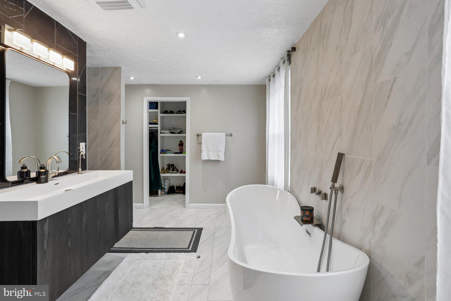 MEADOWVALE - Residential