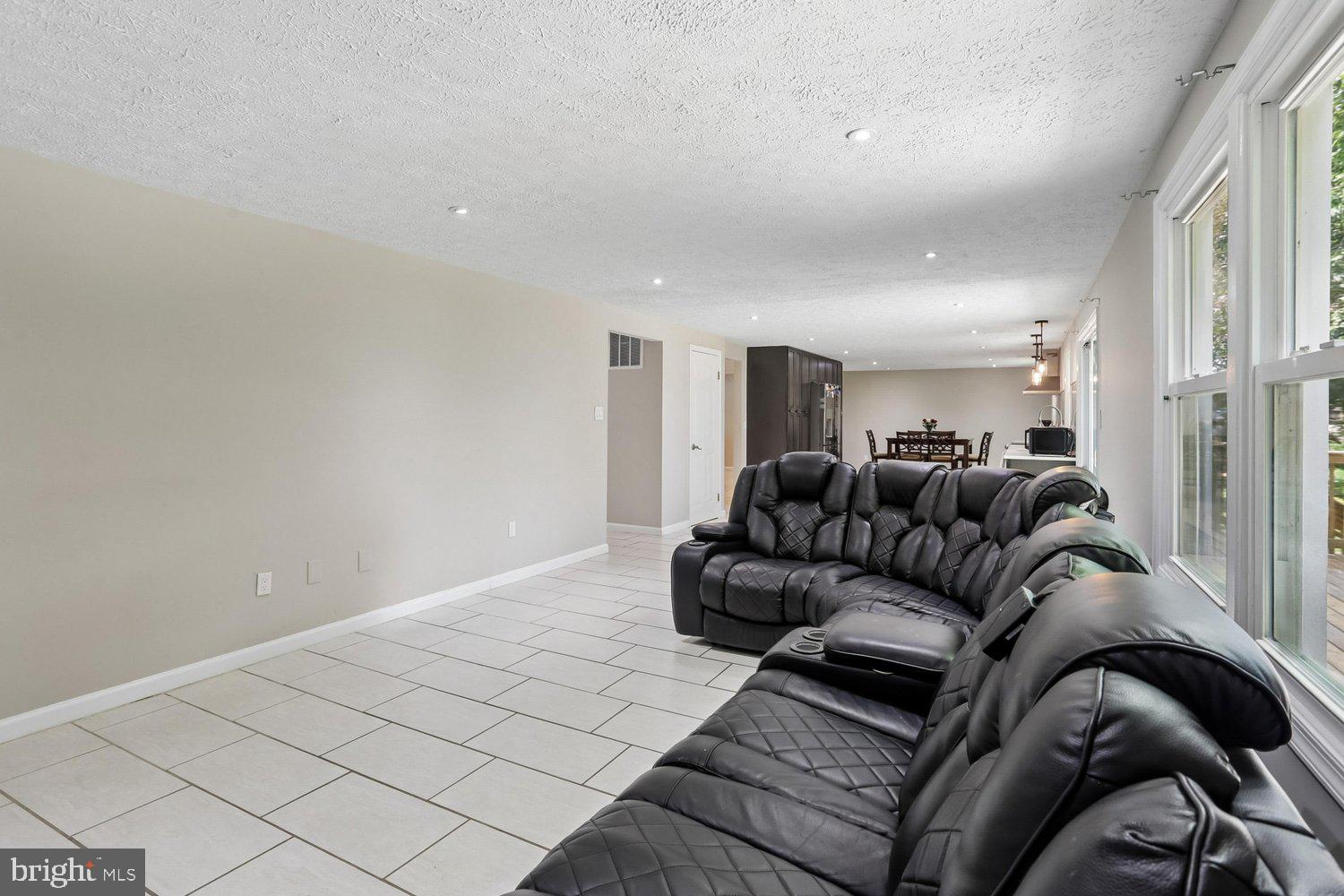 MEADOWVALE - Residential