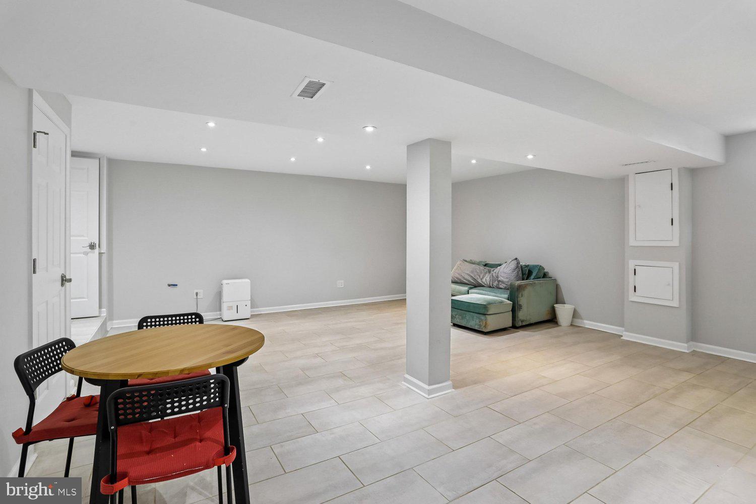 MEADOWVALE - Residential