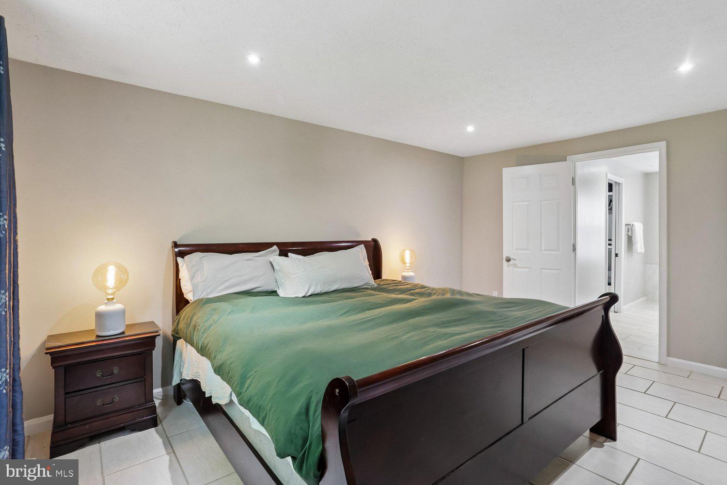 MEADOWVALE - Residential