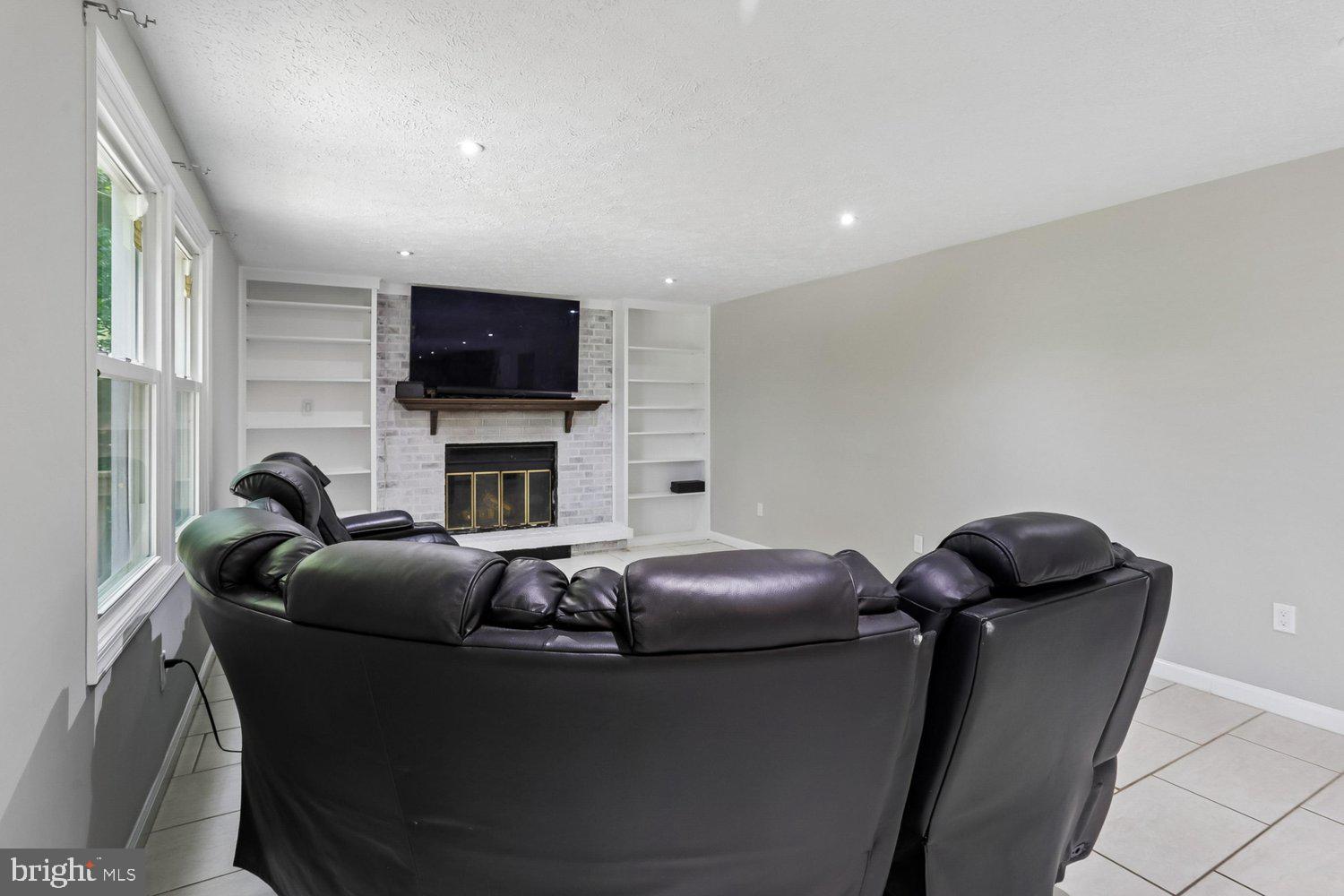 MEADOWVALE - Residential