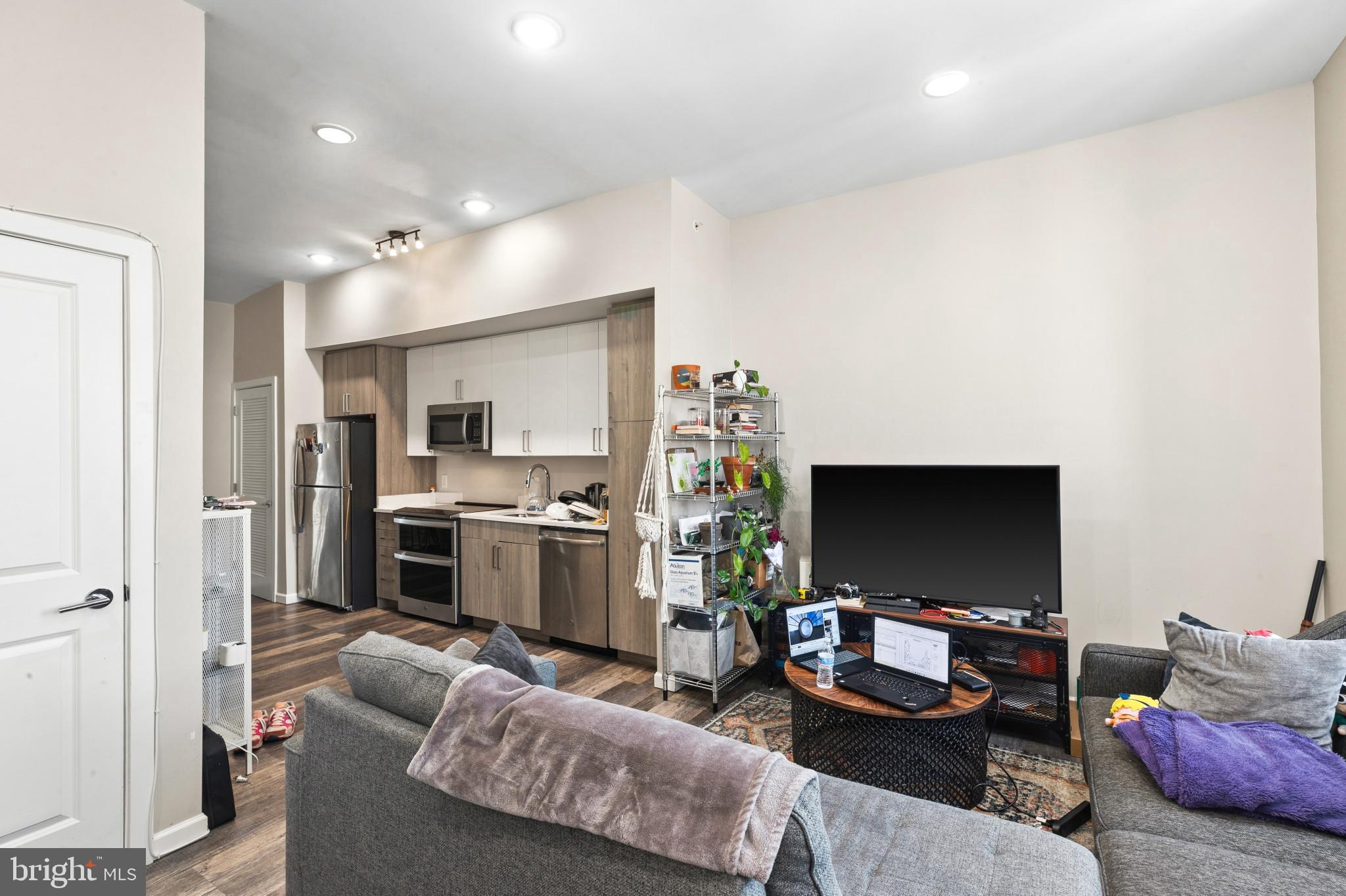 STATION NORTH ARTS DISTRICT - Residential Income