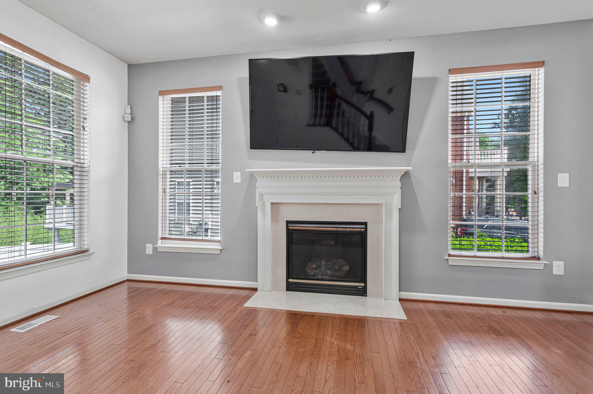 CHARLES CROSSING - Residential
