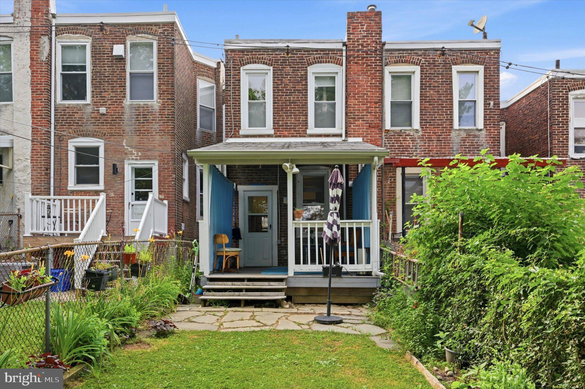 ROXBOROUGH - Residential