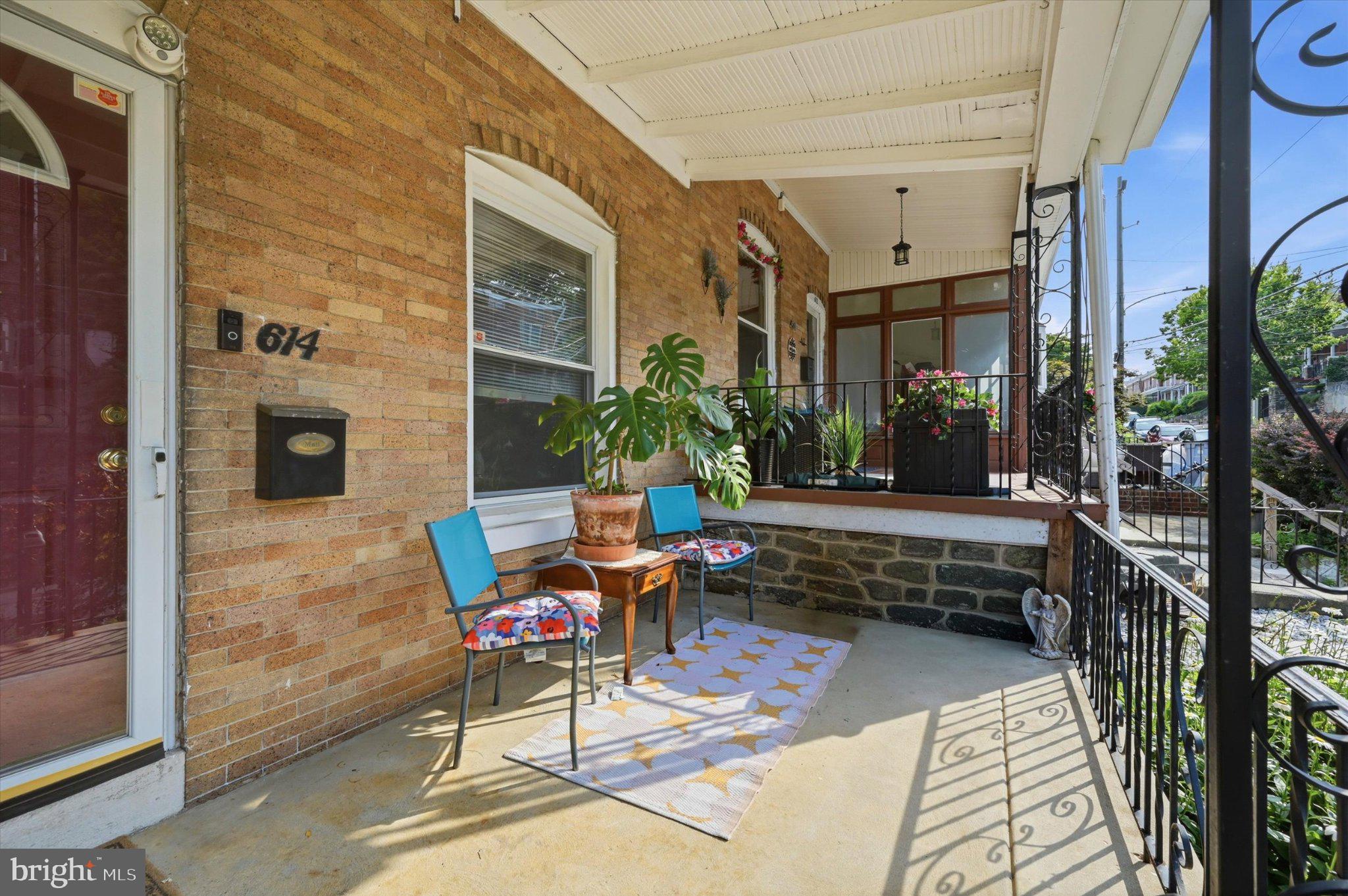 ROXBOROUGH - Residential