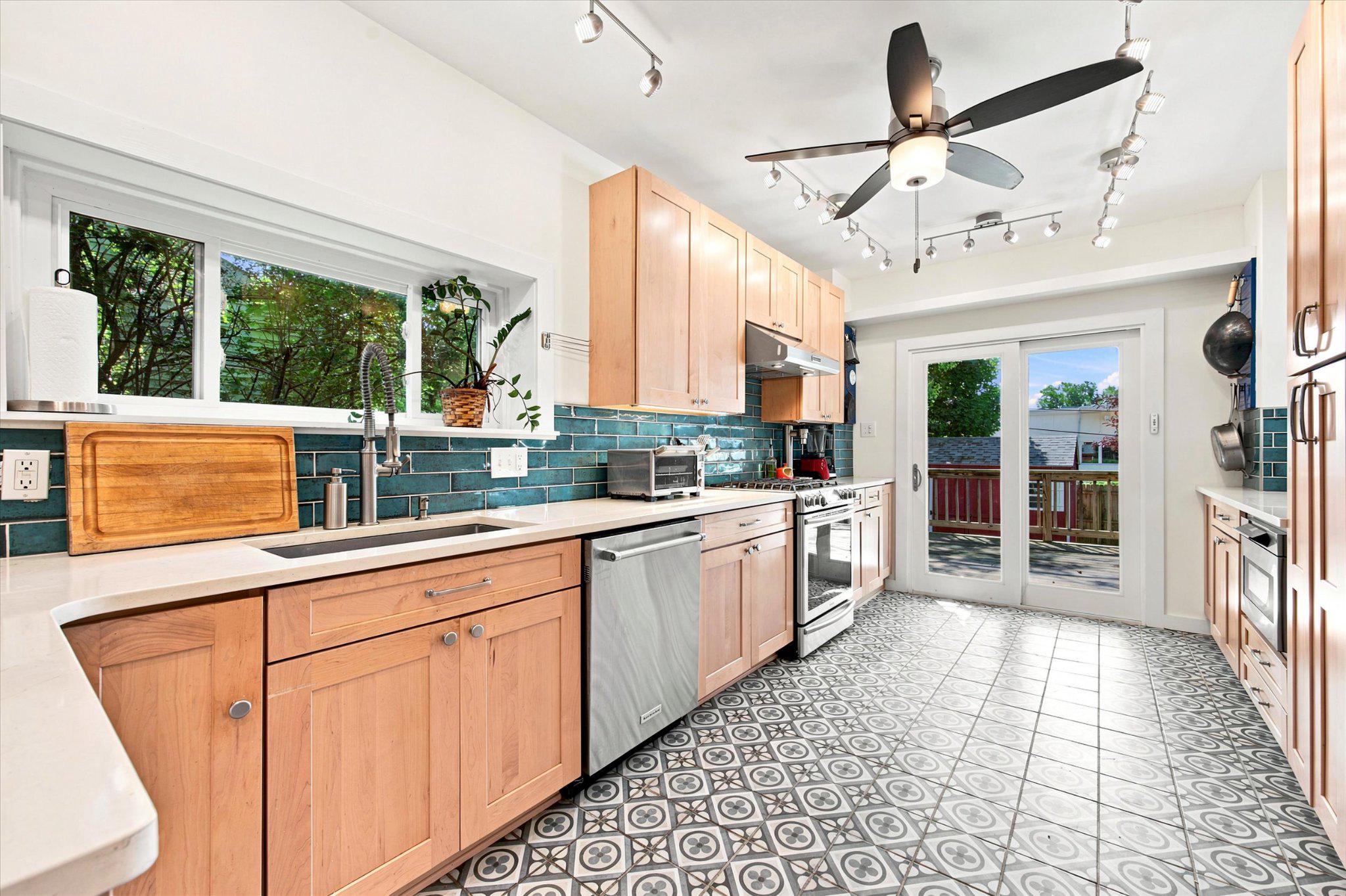 GLENSIDE - Residential