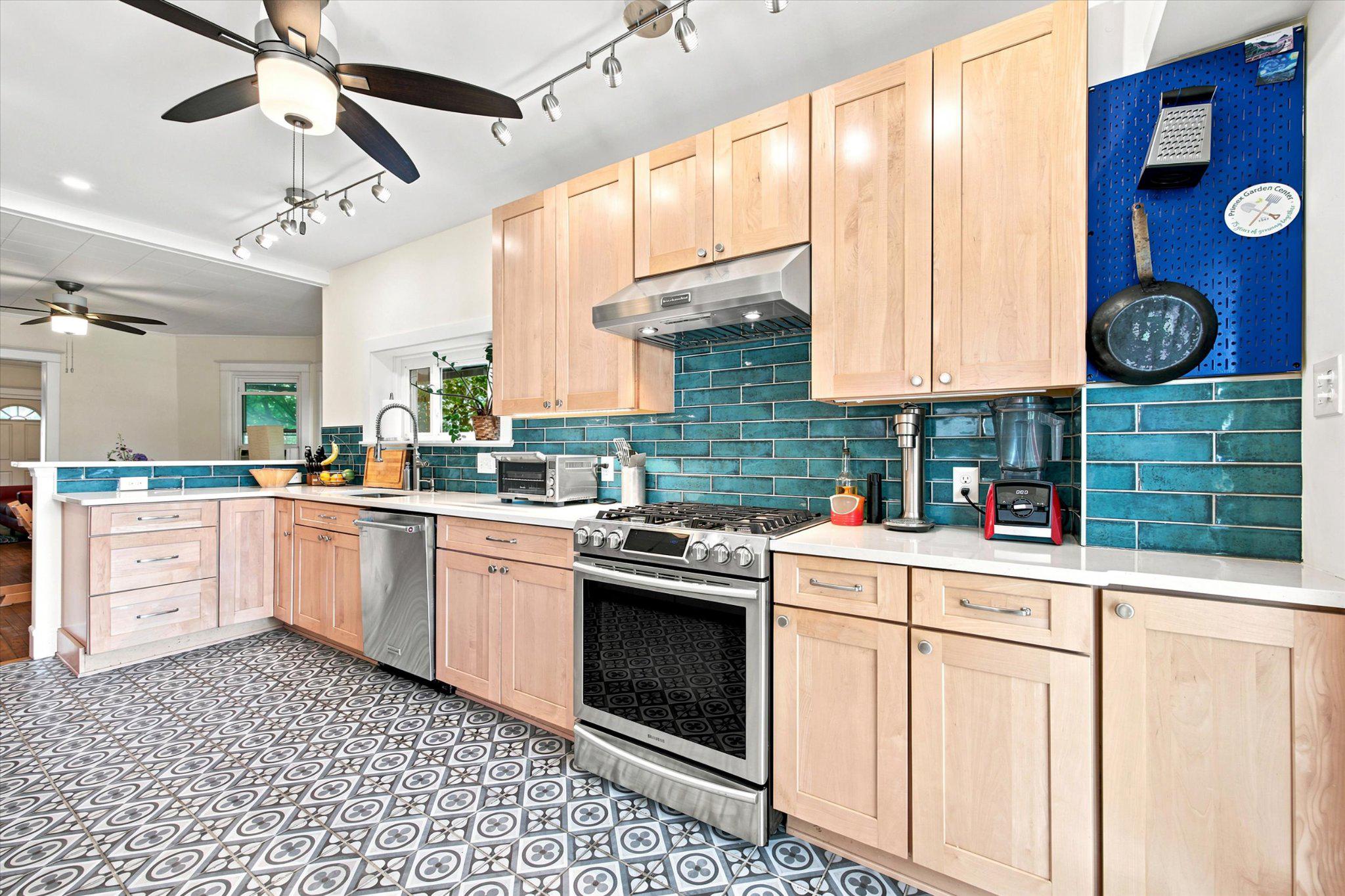 GLENSIDE - Residential