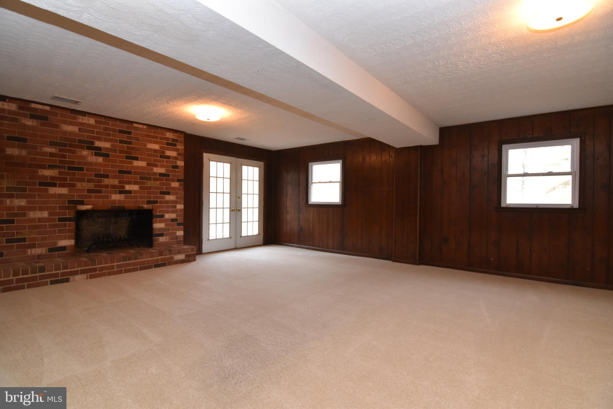 BEVERLY ESTATES - Residential