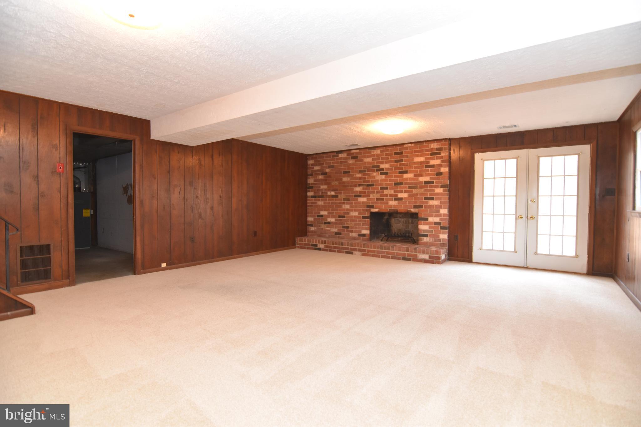 BEVERLY ESTATES - Residential