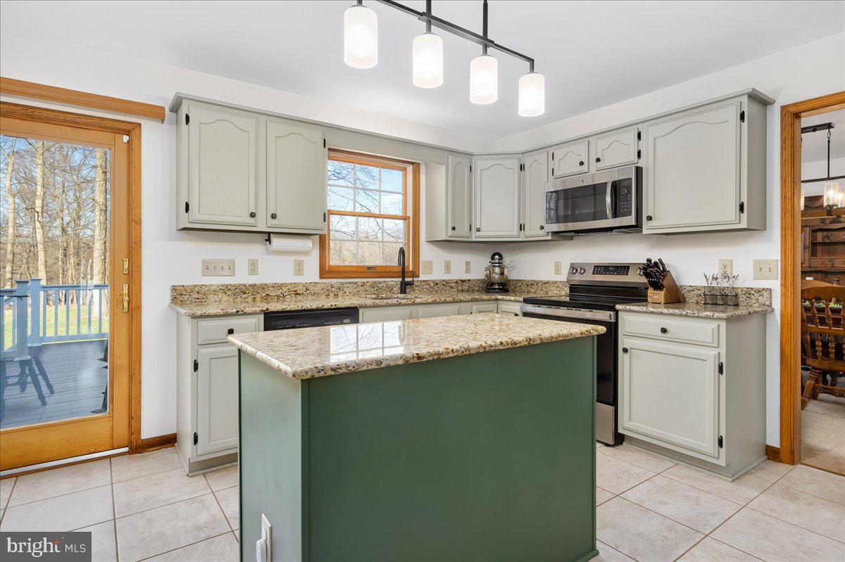 ROXBURY HILLS - Residential