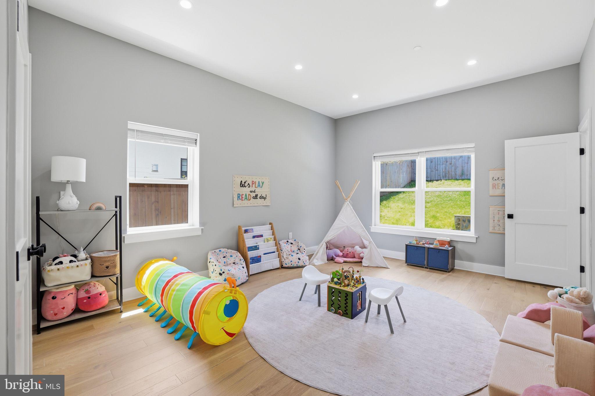 PINEHURST VILLAGE - Residential
