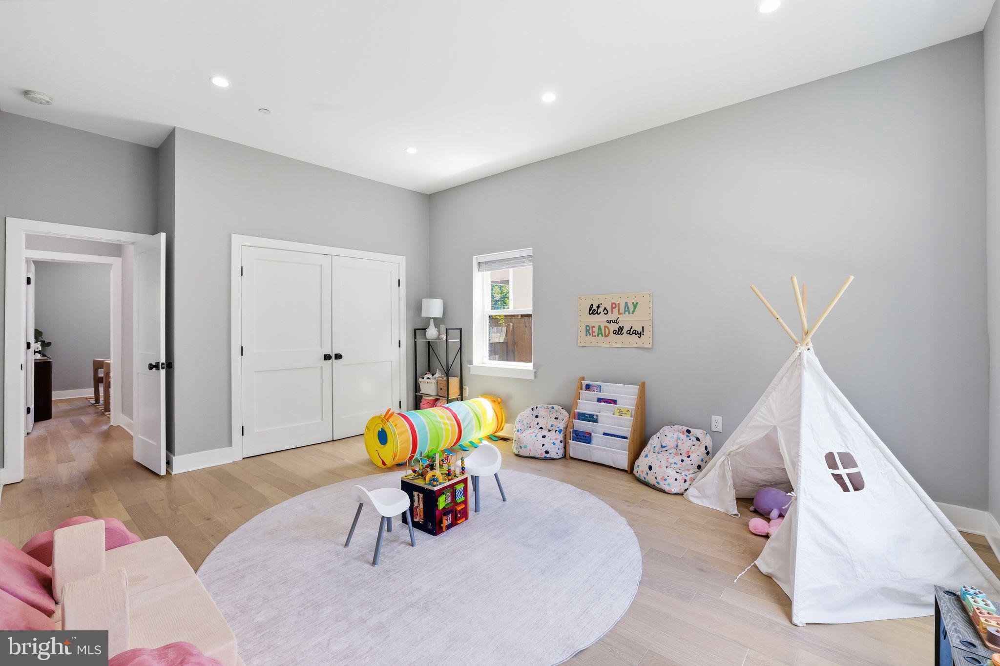 PINEHURST VILLAGE - Residential