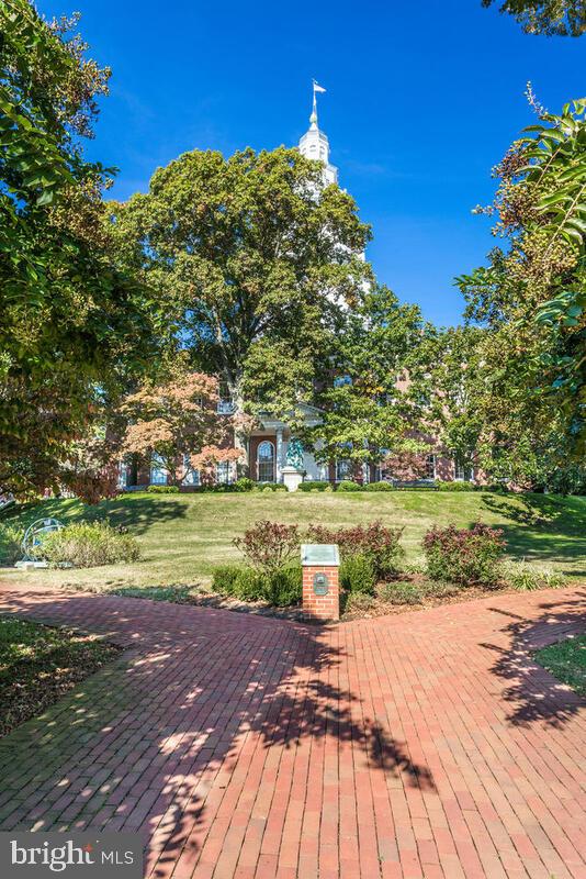 RIVA COMMONS - Residential Lease
