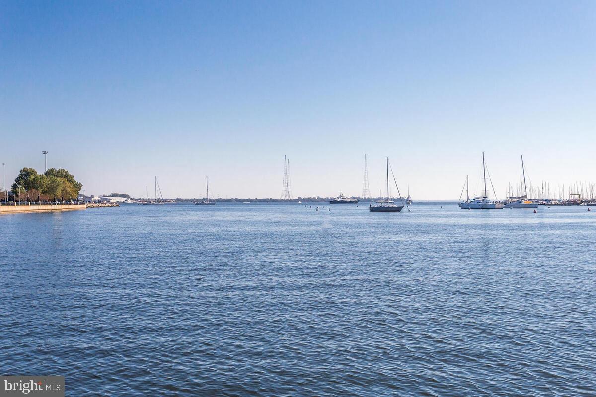 RIVA COMMONS - Residential Lease